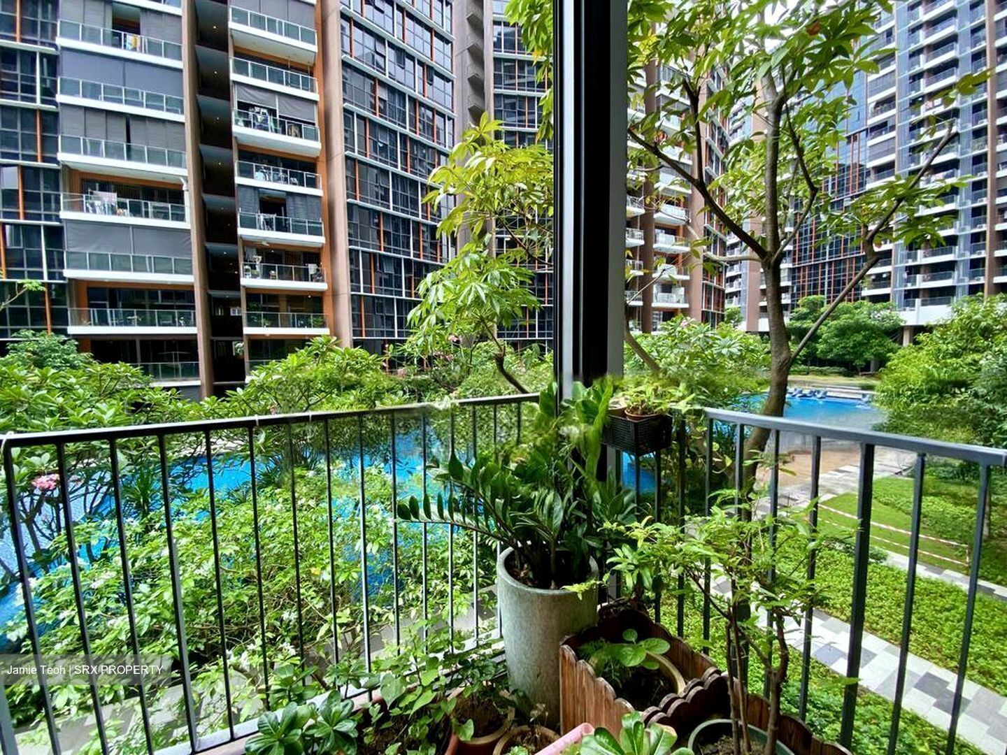Sims Urban Oasis (D14), Condominium #608510341